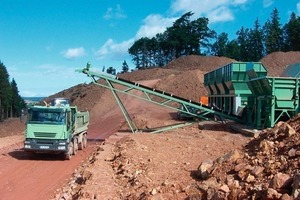  	The separate coarse lump bin at the right front of the picture is activated by means of the blender control system 