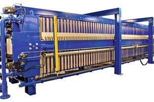  21 Konventionelle Kammerfilterpresse im Mining • Conventional chamber filter presses in the mining industry 