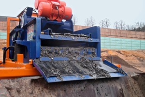  Reduziert die Feststoff-Anteile der Bohrspülung auf ein Minimum – innovative mobile Separationsanlage von ITE • Reduces the solids content in the drilling mud to a minimum – the innovative mobile separator from ITE 