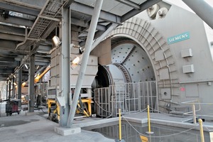  2	Aufbereitungsanlage mit getriebelosen Mühlenantrieben von ­Siemens • Mine concentrator plant with Gearless Mill Drives from Siemens 