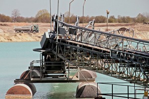  <div class="bildtext">5&nbsp; Up until autumn 2017, gravel will still be extracted from the dredging lake at the old site</div> 