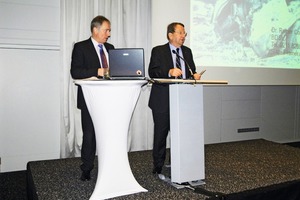  2	Prof. Thomé-Kozmiensky und Dr. Rainer Cosson, Geschäftsführer der BDSV Bundesvereinigung Deutscher Stahlrecycling- und Entsorgungs­unternehmen e. V., Düsseldorf, während der Diskussion 