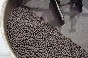  	Metal fluoride agglomeration with a laboratory pelletizing disc D&nbsp;=&nbsp;400&nbsp;mm 