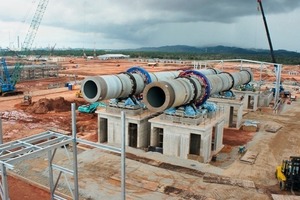  14		Bau der Drehrohröfen der LAMP-Anlage • Construction of the rotary kilns at the LAMP plant  