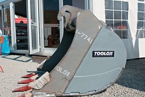  Baggerlöffel aus Toolox arbeiten bereits auf Schlackebeeten in Stahlwerken • Toolox scoops are already in service on slag beds in steelworks 