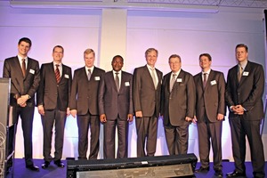  3	Von links/From left: Niklas Haver und/and Walter Haver (HAVER &amp; ­BOECKER), Prof. Dr. Georg Unland, Dr. Aliko Dangote, Dr. Martin­ Wansleben, Dr. Reinhold Festge, Dr. Fabian Feste und/and ­Florian Festge (HAVER &amp; BOECKER) 