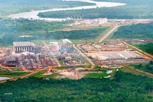  	Paranam alumina refinery in Surinam (Alcoa) 