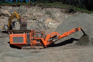  R900 impact crusher in the serpentinite quarry 