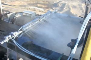  Benebelung eines Förderbandes • Misting of a belt conveyor 