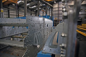  1 Dreideckwaschsieb ProGrade in der Produktion • ProGrade triple deck rinsing screen in the manufacturing 