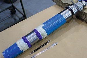  3 The area of this shaft to be coated, which is intended for a new hydraulic engine, was turned while the other areas were protected by masking  