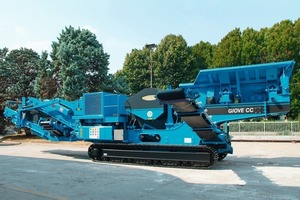  1 Backenbrecher Giove CC im Werk in Italien • Giove CC jaw crusher at the factory site in Italy 