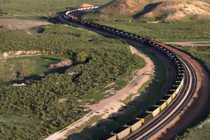  15	Kohlezug in USA • Coal train in USA 