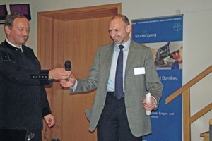  6 Dr. Steffen Strunk, RWE Power AG, Essen mit Prof. Drebenstedt • Dr. Steffen Strunk, RWE Power AG, Essen with Prof. Drebenstedt 