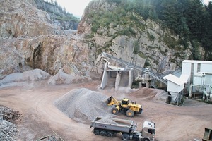  1	Steinbruchbetrieb Seebach bei VSG Schwarzwald-Granit Werke • Seebach quarry owned by VSG Schwarzwald-Granit Werke 