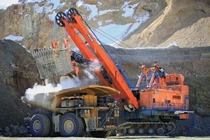  1 Muldenkipper und Seilbagger • Dump truck and mining shovel 