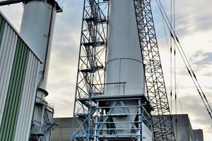  2 Silobau Thorwesten lieferte neben dem Großraumsilo auch Stahlbau und Subsysteme an Rheinkalk • In addition to the large-capacity silo Silobau Thorwesten also delivered steel constructions and subsystems to Rheinkalk 