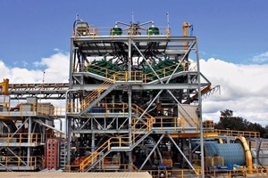  19 Stack Sizer in der Erzaufbereitung • Stack Sizer in an ore processing plant 