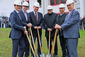  <div class="bildtext">Ground-breaking ceremony at temperature measurement specialist Endress+Hauser Wetzer in Nesselwang</div> 