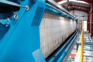  	Filterpresse mit Deckenbalken  