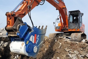  1 With the CB&nbsp;260 crushing bucket, the company DWT can process smaller-scale projects much more efficiently 