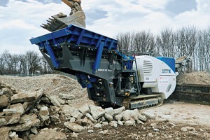  PTS Demolition is the first company in England to use a MC 100 R EVO mobile jaw crusher from Kleemann 