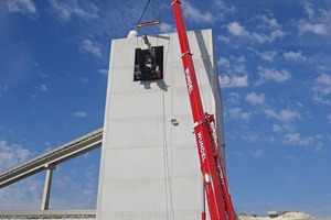  1	Austausch des Brechers im Juli 2014 • Replacement of the crusher in July 2014 