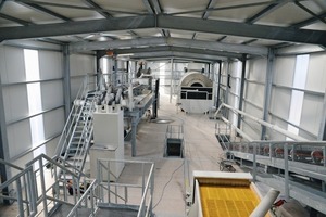  16 Gesamtansicht der Aufbereitung # Overall view of the processing operation  