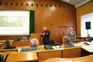  4	Sascha Füchsel (l.) mit Dr. Morgenroth, einer der Geschäftsführer der UVR-FIA GmbH 