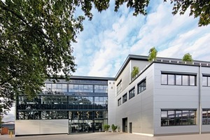  2	Neuer Haupteingang der Siebtechnik GmbHNew main entrance at Siebtechnik GmbH 