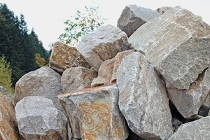  2 Wasserbausteine im Steinbruchbetrieb Seebach • Hydraulic engineering stones at Seebach Quarry operations 