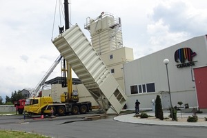  Von der BT-Wolfgang Binder GmbH zusätzlich installierte Rohstoff­silos • The additional raw material silos installed by BT-Wolfgang Binder GmbH 