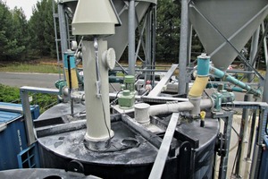  <div class="bildtext">The mixer blends the lime with water from the lake according to a predefined ratio. Pipes then carry the suspension to the lake</div> 