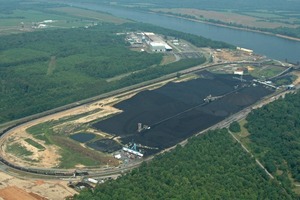  Luftaufnahme einer Anlage von CoalTek in Kentucky • Aerial view of a CoalTek facility in Kentucky<br /> 