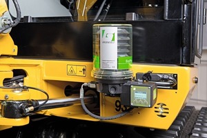  Die neu entwickelte automatischen Schmierfettpumpe EcoPlus für Progressivsysteme • The newly developed EcoPlus progressive automatic greasing systems 