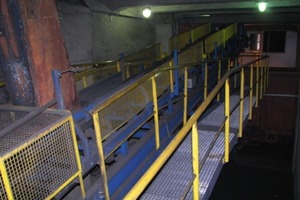  Belt conveyor, showing finely ground coke 