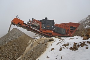  1	Die Innocrush 35 im Steinbruch von Silvnica • The Innocrush 35 in the quarry of Silvnica 