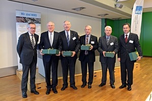  7	MIRO-Präsident Peter Nüdling mit den ausscheidenden Vorstandsmitgliedern Michael Schulz, Heiko Dallmann, Werner Schmeer, Elmar Kirchhoff und Dr. Paul Páez-Maletz (v.l.n.r.) MIRO President Peter Nüdling with the retiring members of the board Michael Schulz, Heiko Dallmann, Werner Schmeer, Elmar Kirchhoff and Dr. Paul Páez-Maletz (from left to right) 