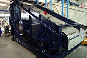  2	Schwingsieb der Spaleck GmbH &amp; Co. KG • Vibrating screen from Spaleck GmbH &amp; Co. KG 