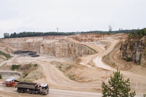  Blick in den Steinbruch # View into the quarry 