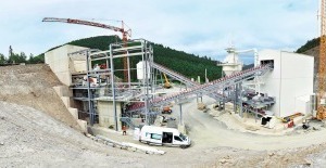  <div class="bildtext">1 Panoramaansicht der Gesamtanlage • Panorama view of the plant as a whole</div> 