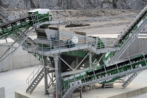  7 Infinity screen view from sand conveyor 