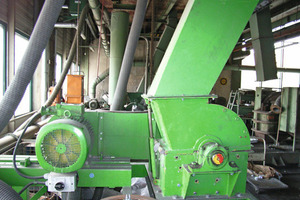  Hammer mill for comminution of the pre-treated batteries 