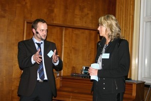  	Dipl.-Ing. Stefan Platzk and moderator Prof. Dr. Sylvia Schade-Dannewitz during the discussion 