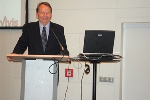  2 Prof. Dr.-Ing. habil Dr. h. c. Karl J. Thomè-Kozmiensky during his inaugural address 