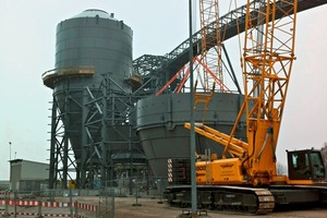  1	Mit einem Durchmesser von 15 m und einer Gesamthöhe von 36 m stellt das Projekt Wilhelmshaven in Sachen Großraumsilo neue Maßstäbe auf • With a diameter of 15 m and a total height of 36 m, the Wilhelmshaven project sets new standards in large-volume silos 