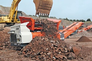  6	Mit der QE141 schreibt Sandvik die Robotrac-Erfolgsgeschichte weiter • With the QE141, Sandvik writes another chapter in the Robotrac success story 