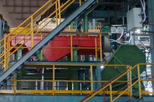  1 Primary crushing of CaSi alloys in the gas-tight jaw crusher to enable blanketing with nitrogen 