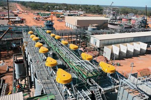  9	Lumwana Kupfermine in SambiaLumwana copper mine in Zambia 