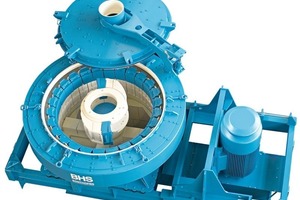  6 Ideal für weiches, mittelhartes oder hartes Gestein: BHS-Rotorschleuderbrecher vom Typ RSMX mit einer Durchsatzleistung von 30-400&nbsp;t/h • Ideal for soft, medium-hard or hard rock: BHS&nbsp;RSMX rotor centrifugal crusher with a throughput rate of 30-400&nbsp;t/h 